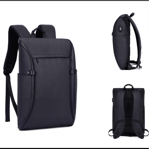 RA18 Other - • Black Backpack Waterproof •